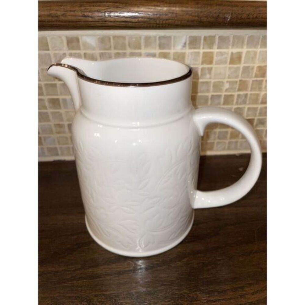 Vintage Royal Doulton, Ting pattern, Creamer or‎ Cream Pitcher, England White